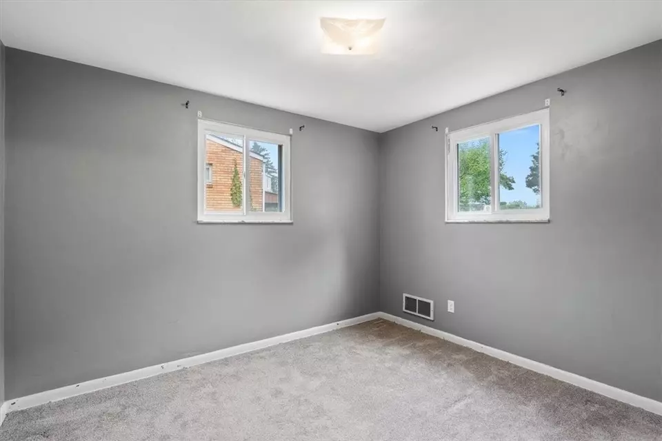  212 Walton Rd, Pittsburgh, PA 15236 photo 17