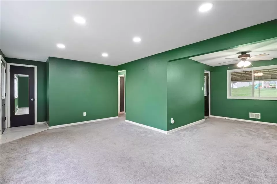  212 Walton Rd, Pittsburgh, PA 15236 photo 7