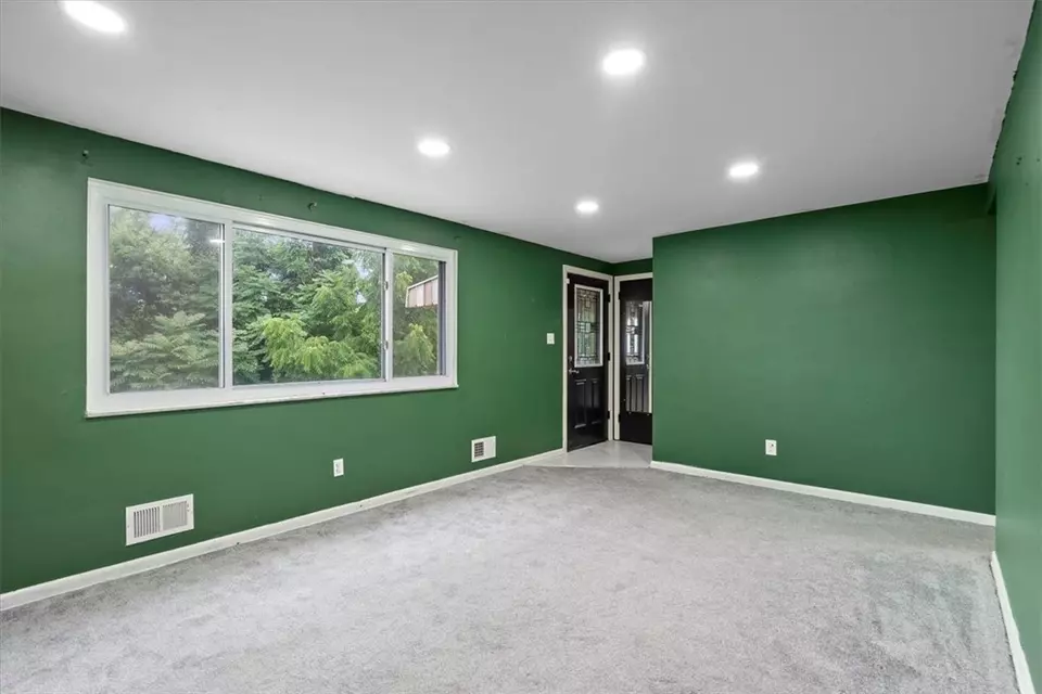  212 Walton Rd, Pittsburgh, PA 15236 photo 6