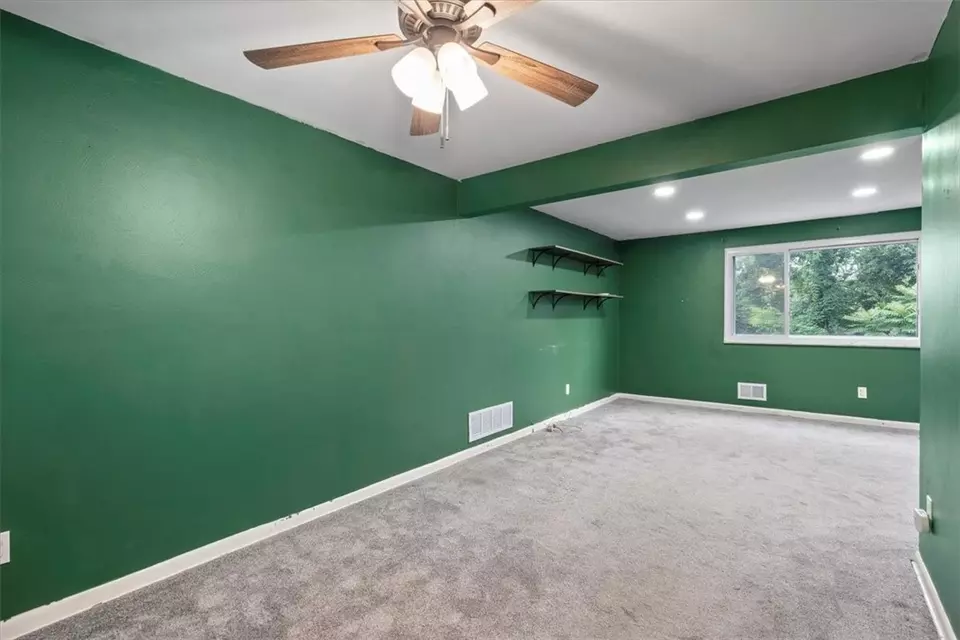  212 Walton Rd, Pittsburgh, PA 15236 photo 4