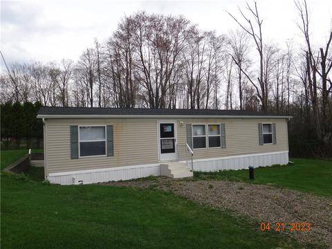 36168 Oakmont Dr, Canadohta Lake, PA 16438