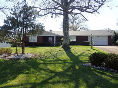 1242 Highland Dr, Monongahela, PA 15063