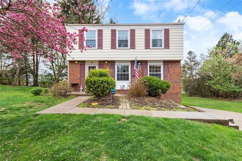 25 Black Oak Dr, Penn Hills, PA 15235