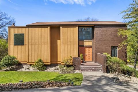 4 Winthrop Rd, Carnegie, PA 15106