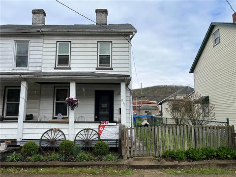 911 6th Ave, Ford City, PA 16226