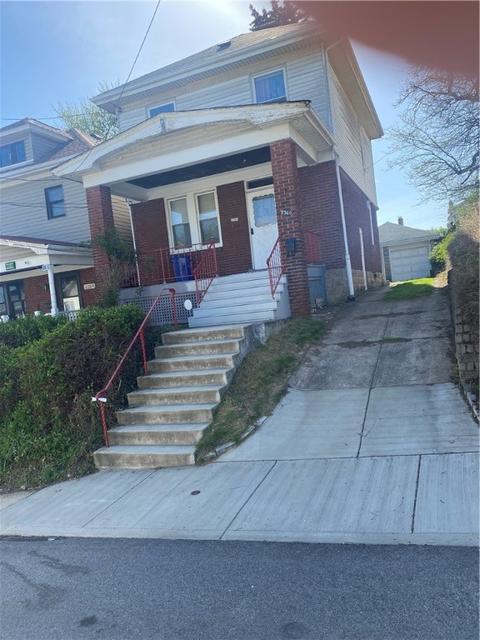 2360 Los Angeles Ave, Pittsburgh, PA 15216