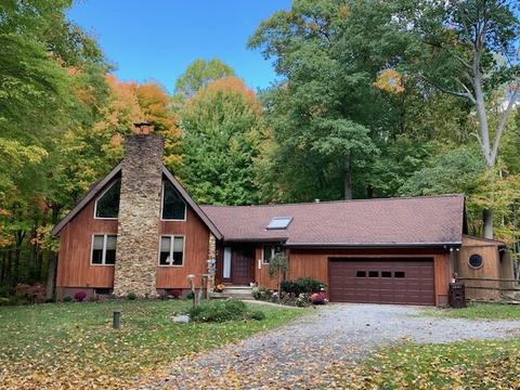 36 N Gait Dr, Slippery Rock, PA 16057