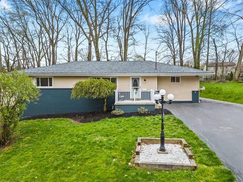 710 E Hazelcroft Ave, New Castle, PA 16105