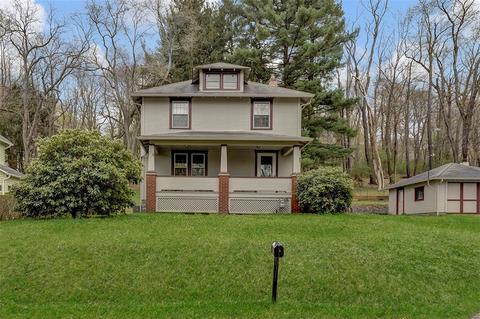 113 River Rd, Ellwood City, PA 16117