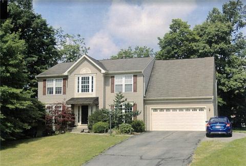 126 Aerial Dr, Canonsburg, PA 15317