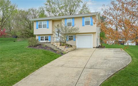136 Carters Grove Dr, Richland, PA 15044