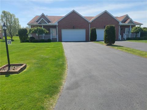 20 Manor Dr, Grove City, PA 16127