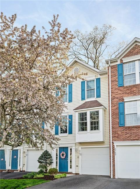 2767 Drake Ct, Hampton, PA 15044