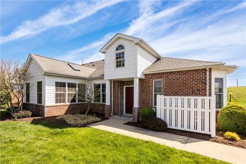 2704 Ambassador Ln, Valencia, PA 16059