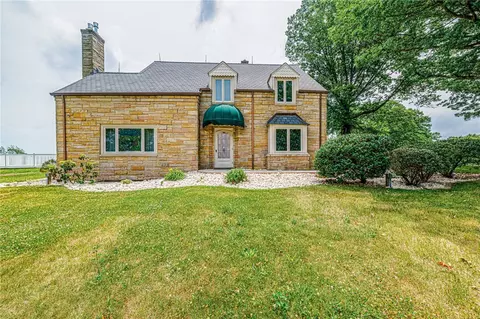 1038 Donohoe Rd, Latrobe, PA 15650