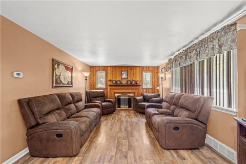 4597 E Willock Rd, Pittsburgh, PA 15227 photo 3