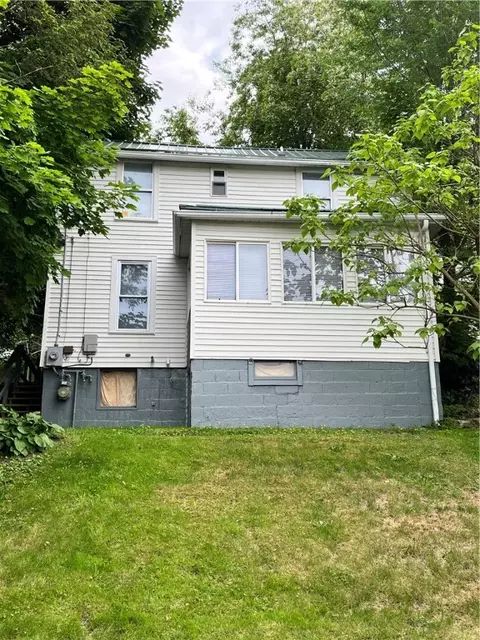 311 Lowell St, Vandergrift, PA 15690