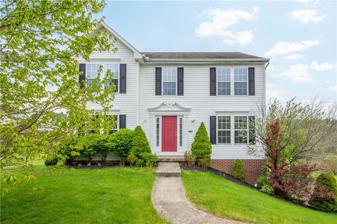 5212 Forest View Dr, South Fayette, PA 15057