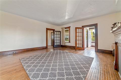 307 6th St, Irwin, PA 15642 photo 4