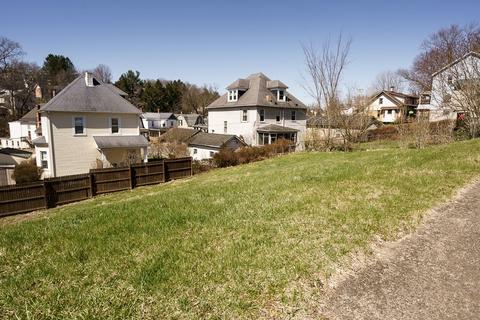211 School St, Mcdonald, PA 15057