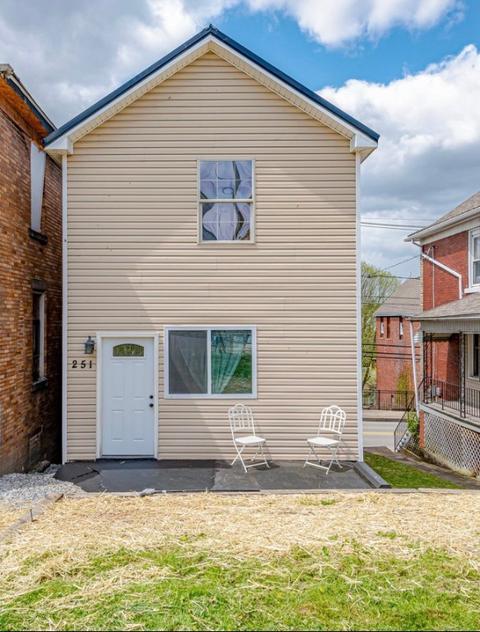 251 Brown St, Everson, PA 15631