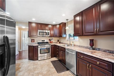 6 Lorrie Dr, Irwin, PA 15642 photo 8