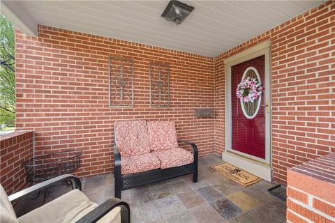 6 Lorrie Dr, Irwin, PA 15642 photo 2