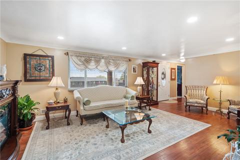 6 Lorrie Dr, Irwin, PA 15642 photo 4