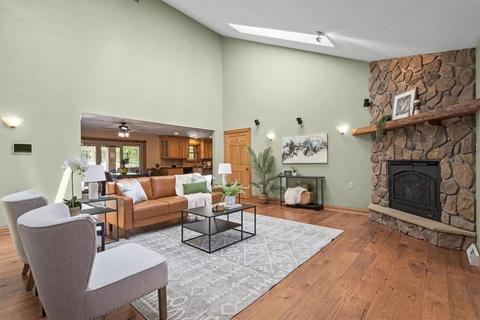 6390 Thompson Rd, Export, PA 15632 photo 3