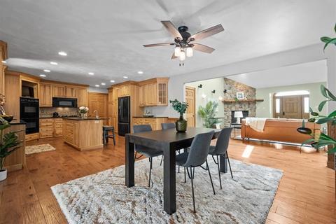 6390 Thompson Rd, Export, PA 15632 photo 6