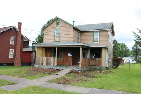 134 Broad St, Summerville, PA 15864