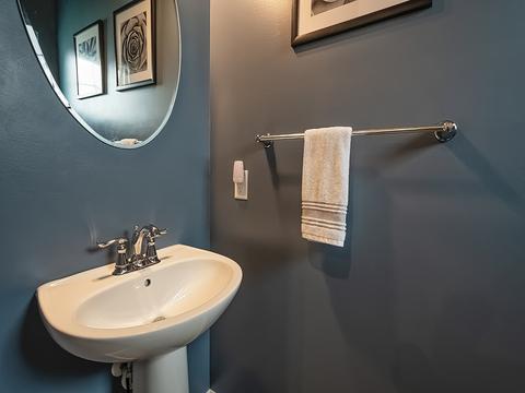 105 Red Pine Dr, Coraopolis, PA 15108 photo 7