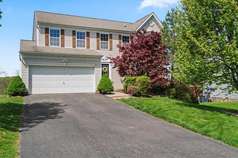 220 Pointer Dr, Jefferson Hills, PA 15025