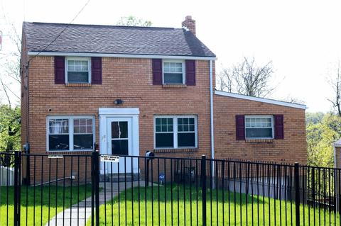 318 Lynnwood Dr, Penn Hills, PA 15235
