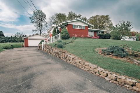 90 Harrison Dr, Indiana, PA 15701