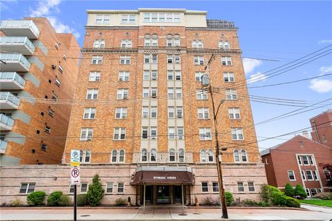 144 N Dithridge St #206, Oakland, PA 15213