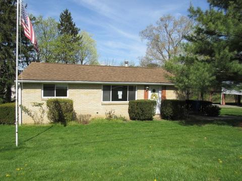 11590 Dennis Cir, North Huntingdon, PA 15642