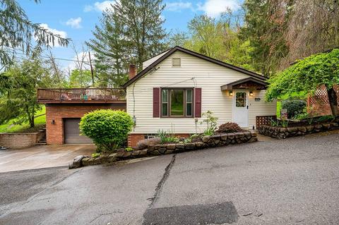 1345 Glencoe Ave, Green Tree, PA 15205