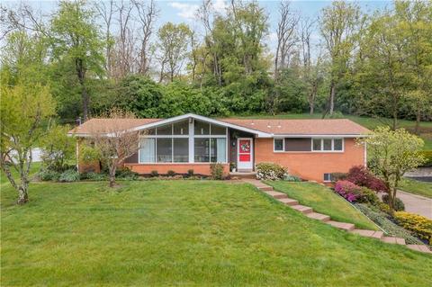 2462 Huntington Dr, Pittsburgh, PA 15241