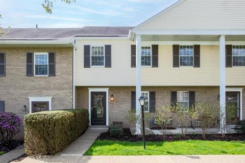 203 Olde Ingomar Ct, Mccandless, PA 15237