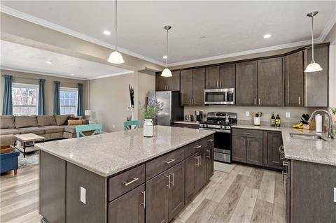 203 Lockheed Dr, Coraopolis, PA 15108 photo 4