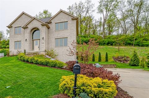 12430 Saint Nikolai Dr, North Huntingdon, PA 15642