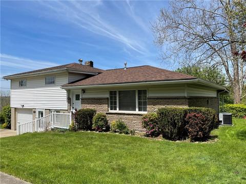 53 Oak St, Manor, PA 15665