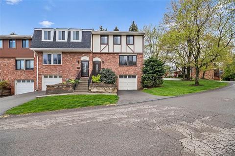 4400 Laurel Oak Dr, Hampton, PA 15101