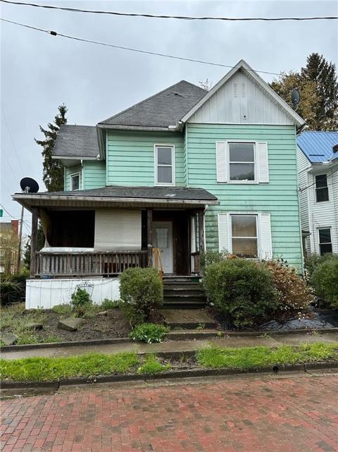 22 Franklin St, Greenville, PA 16125