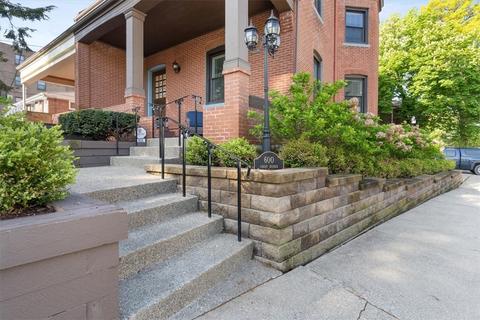 600 Shady Ave #A, Pittsburgh, PA 15206