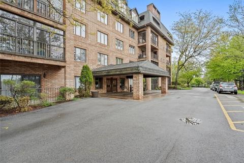 2525 Greensburg Pike #303, Pittsburgh, PA 15221