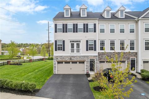 201 Eagle Dr, Cranberry Township, PA 16066