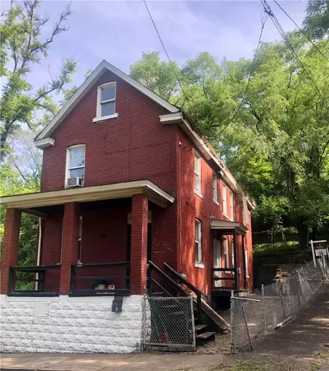 1347 Bessemer St, Braddock, PA 15104