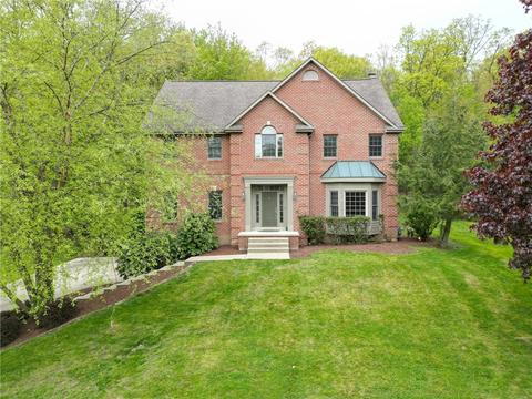146 Oakview Dr, Cranberry Township, PA 16066